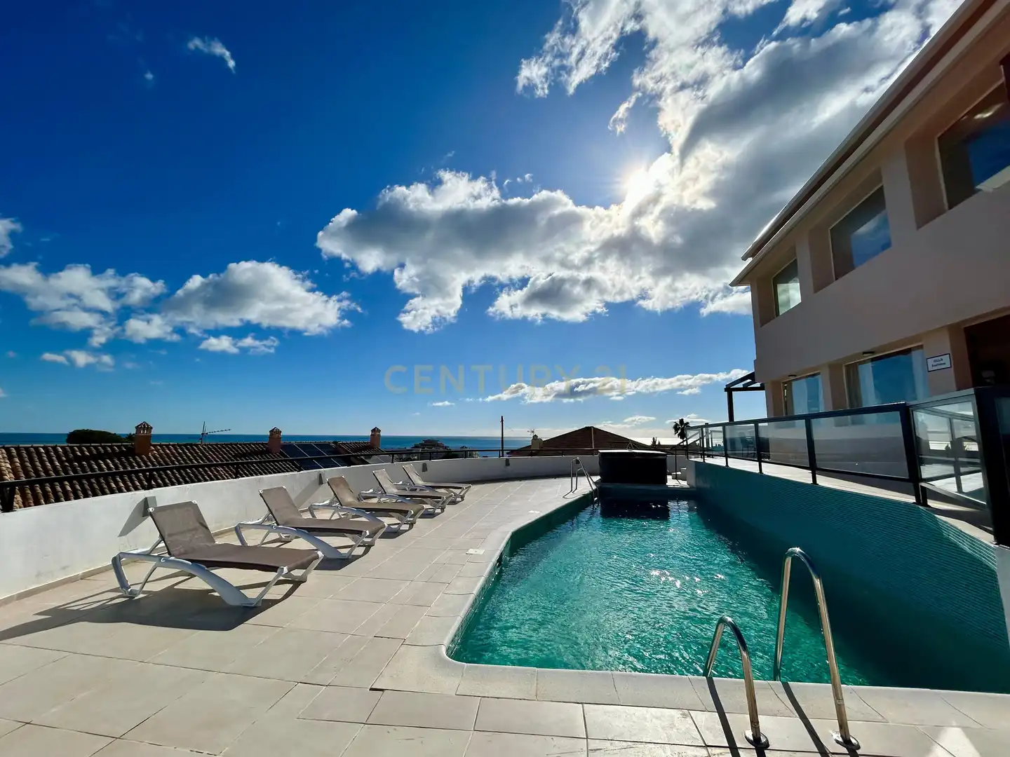 Swimming pool of Houses for sale in Fuengirola  with Jacuzzi and Sauna