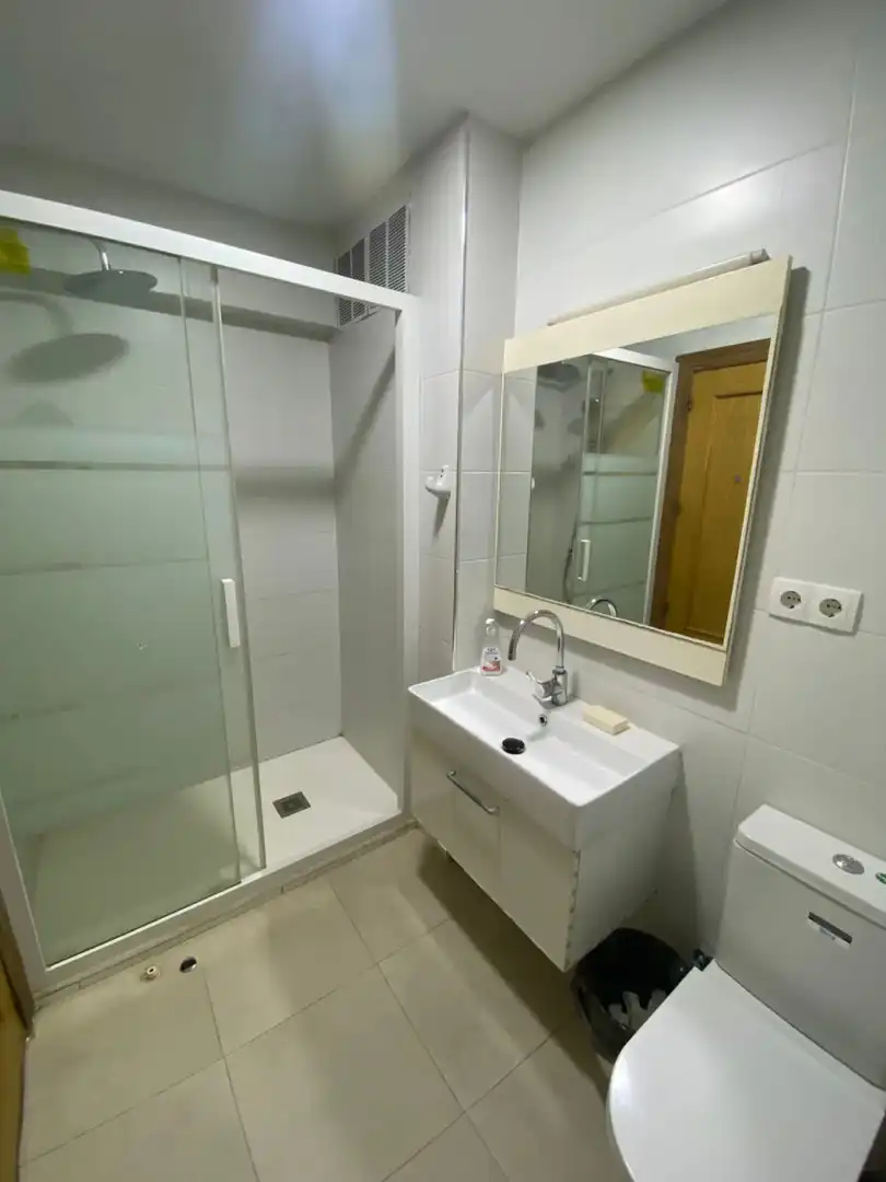 Bathroom of Flat for share in Campanar