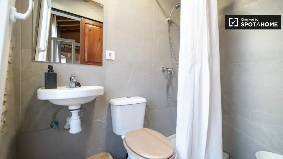 Room in Barrio de Benicalap