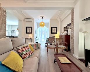 Sala d'estar de Apartament de lloguer en  Valencia Capital amb Aire condicionat, Calefacció i Terrassa
