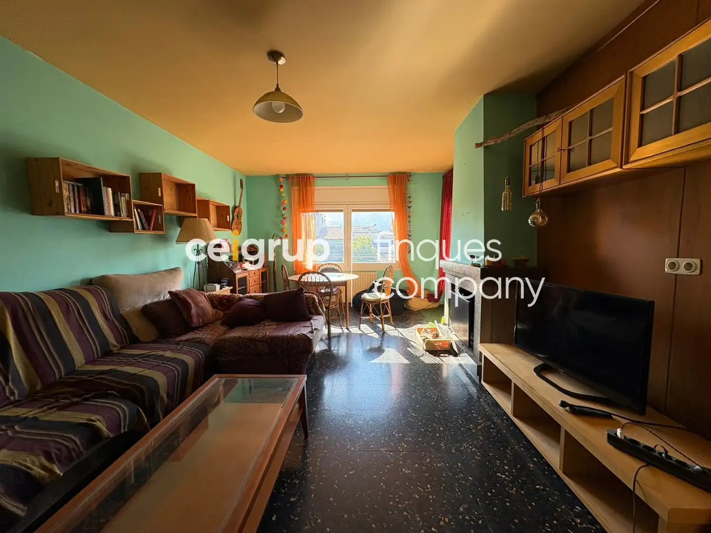 Sala de estar de Piso en venta en Sarrià de Ter con Calefacción y Terraza