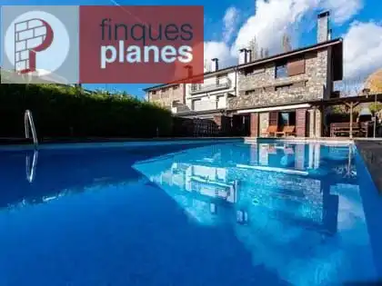 Piscina de Casa o xalet en venda en La Seu d'Urgell amb Jardí privat, Terrassa i Traster