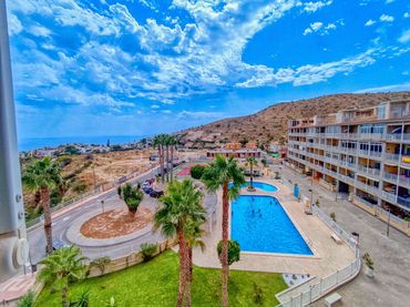 Attique avec piscine à vendre à Pueblo Acantilado - Lanuza