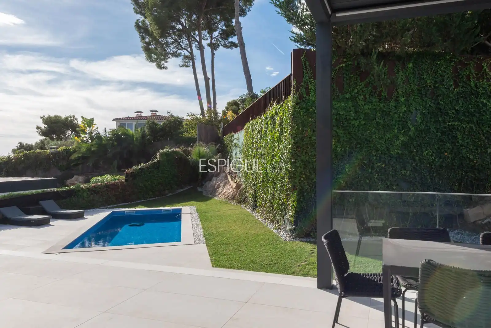 Garden of Houses for sale in Castelldefels  with Air Conditioner, Heating and Parquet flooring