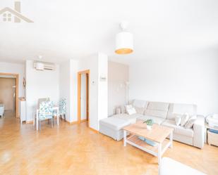 Living room of Flat for sale in Móstoles  with Air Conditioner, Heating and Storage room