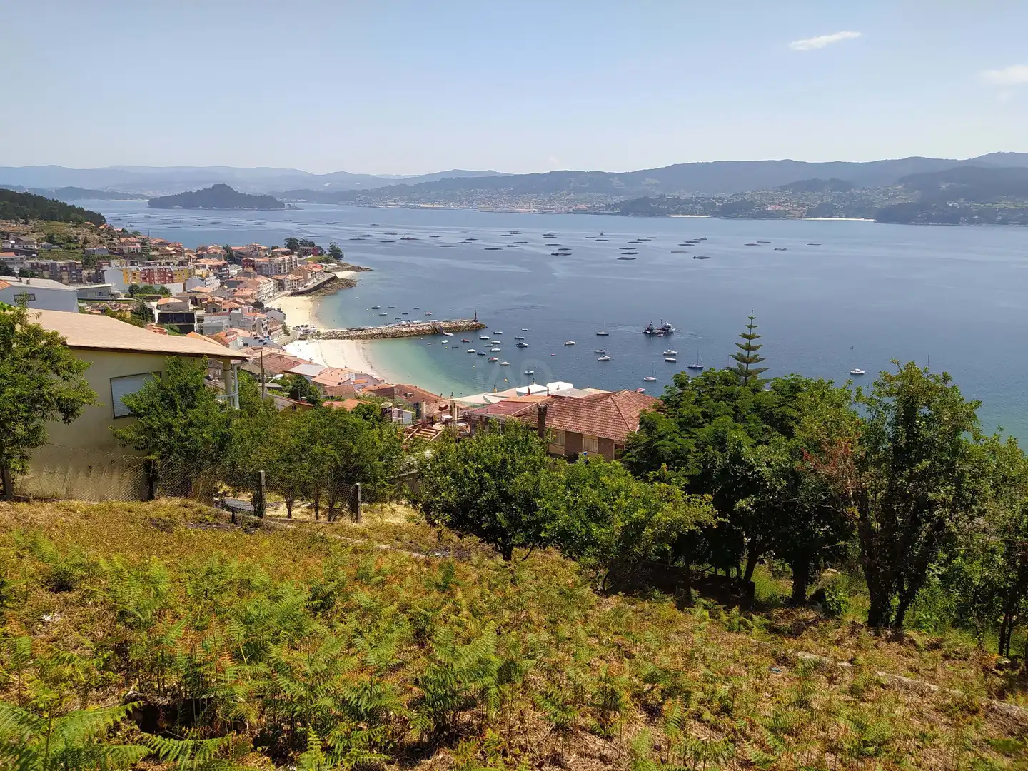 Außenansicht von Einfamilien-Reihenhaus zum Verkauf in Sanxenxo mit Klimaanlage, Heizung und Terrasse