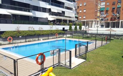 Piscina de Pis de lloguer en Alcobendas amb Aire condicionat, Calefacció i Terrassa