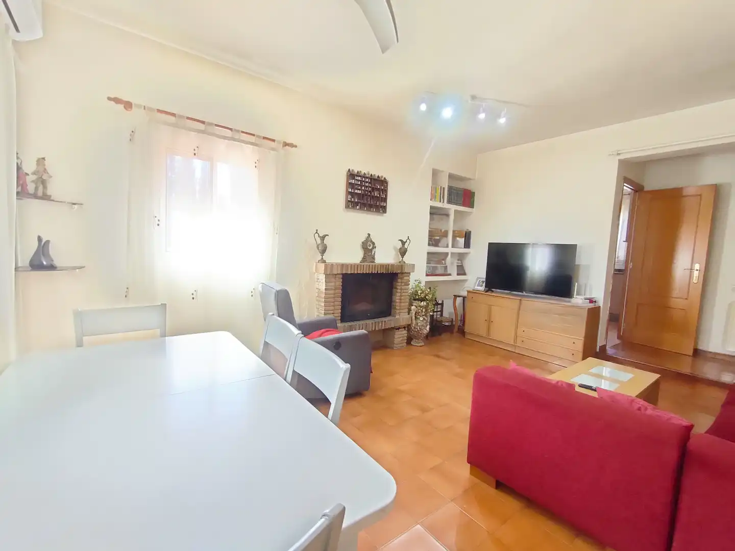 Living room of Houses for sale in Godelleta  with Air Conditioner, Private garden and Terrace