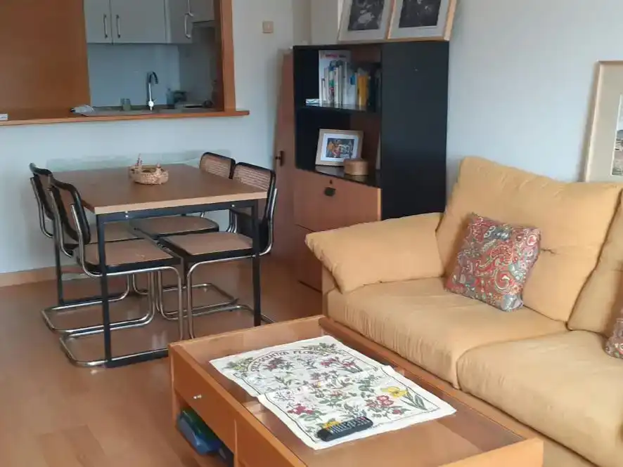Wohnzimmer von Wohnungen zur Miete in Nigrán mit Schwimmbad