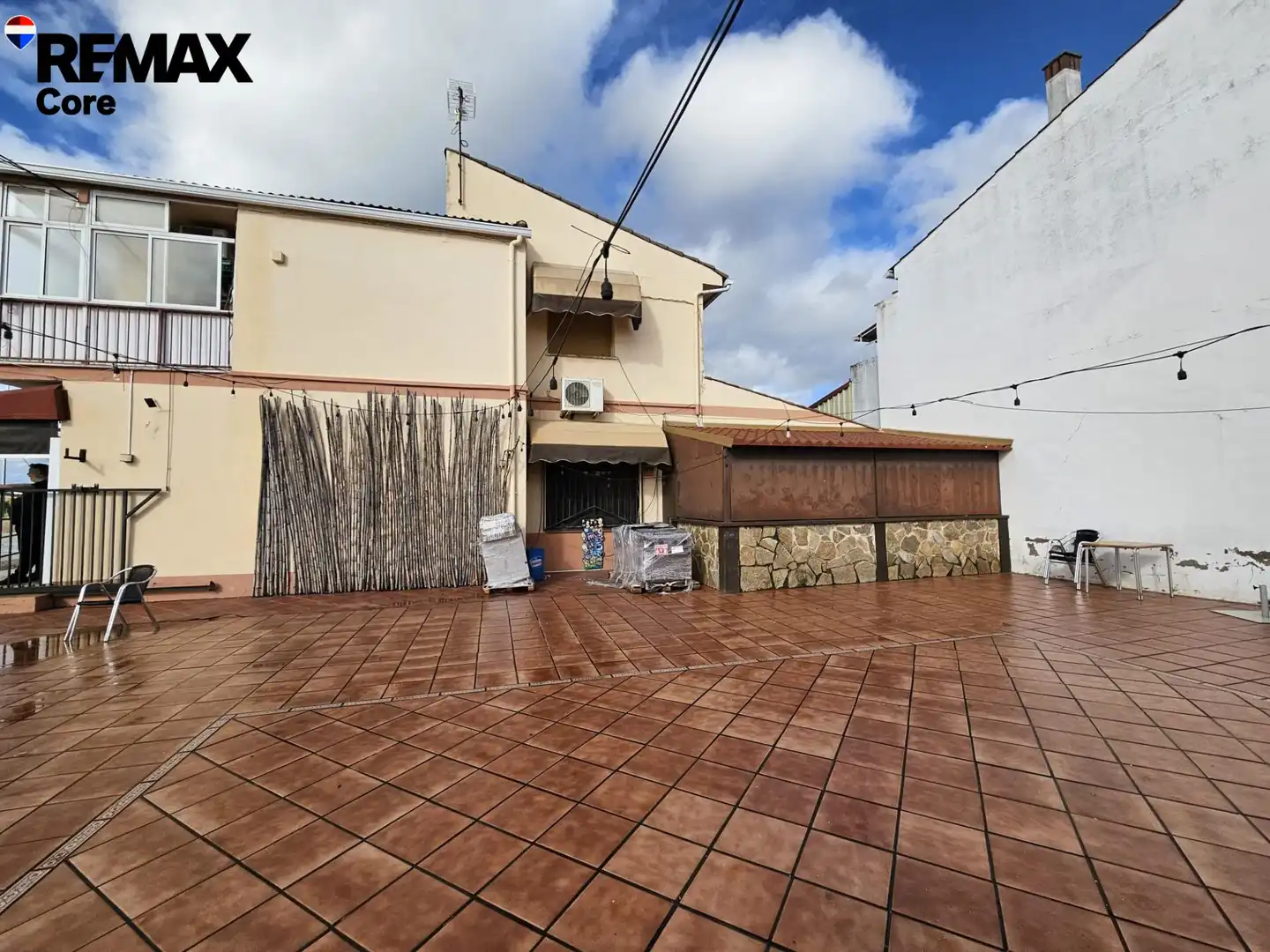 Vista exterior de Local en venda en Almoharín