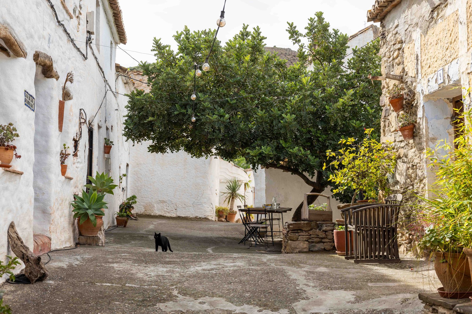 Vista exterior de Edifici en venda en Viñuela