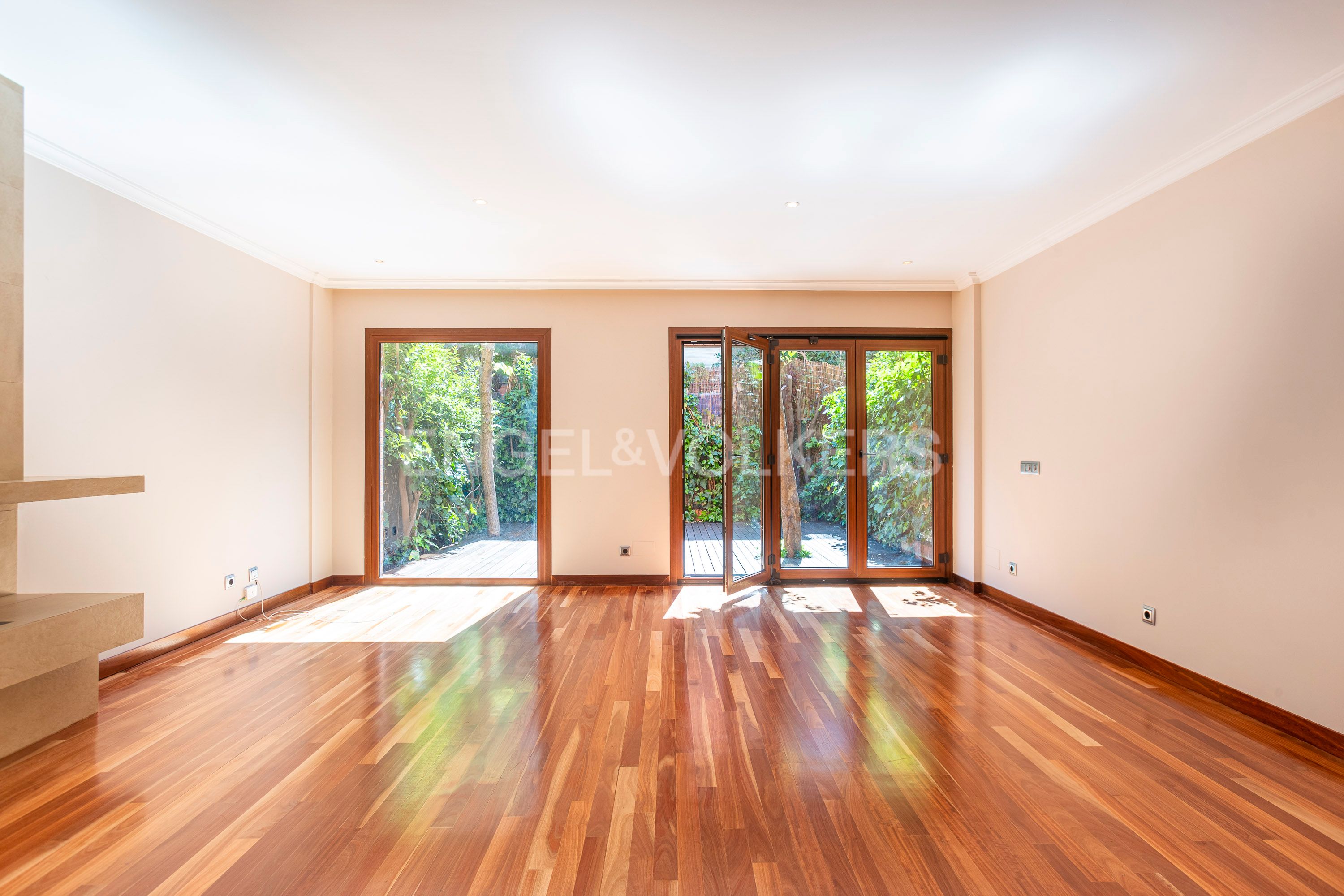 Vista exterior de Casa o xalet de lloguer en Las Rozas de Madrid amb Aire condicionat, Calefacció i Parquet