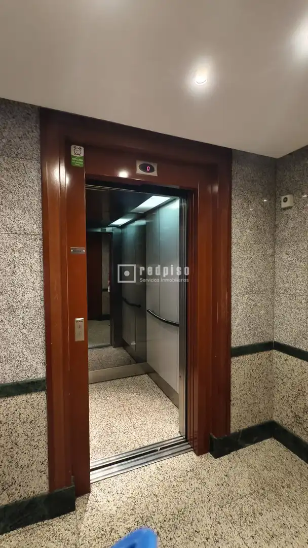 Flat for sale in Madrid  with Air Conditioner, Heating and Private garden