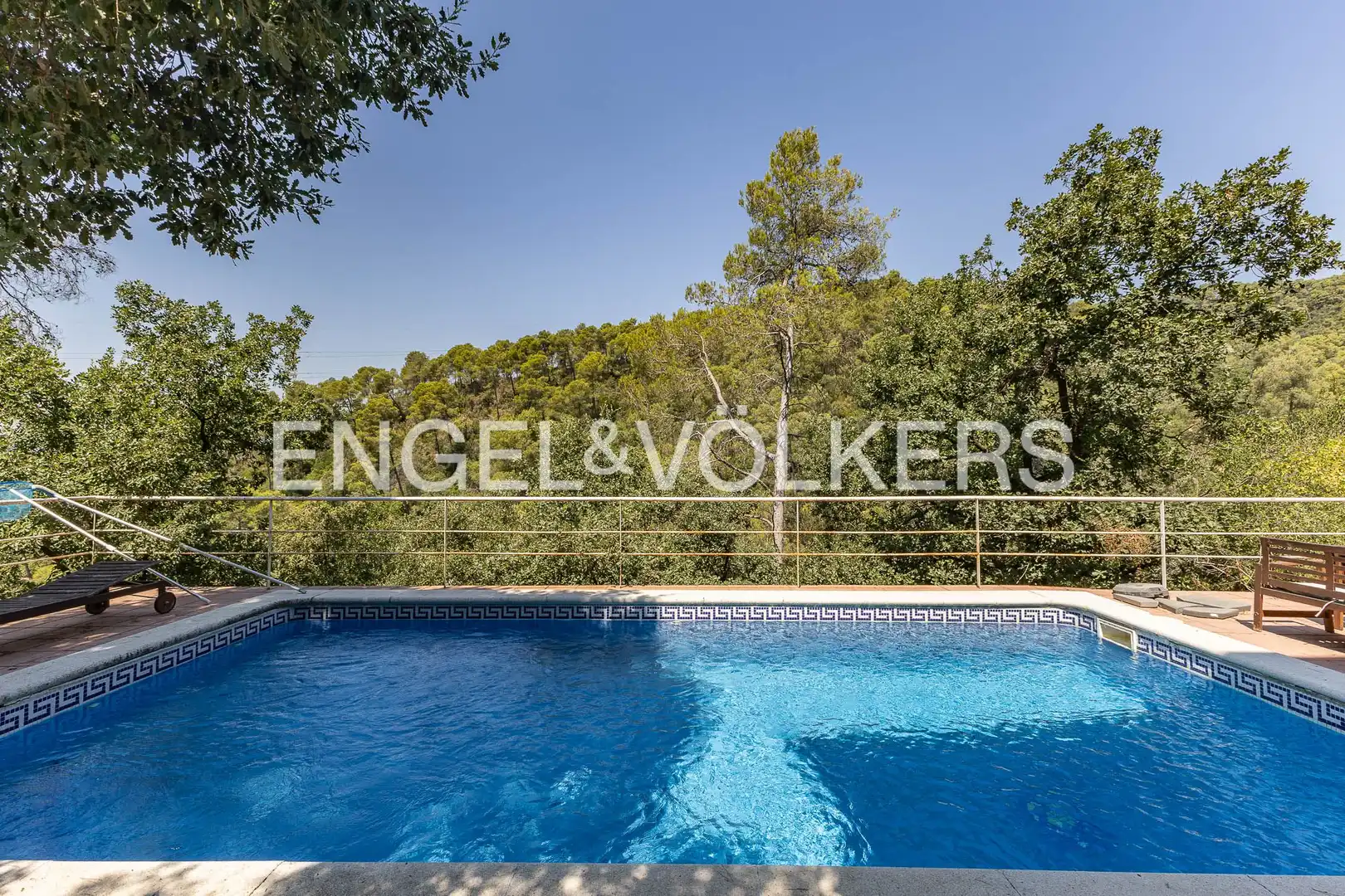 Piscina de Casa o xalet en venda en Molins de Rei amb Aire condicionat, Calefacció i Jardí privat