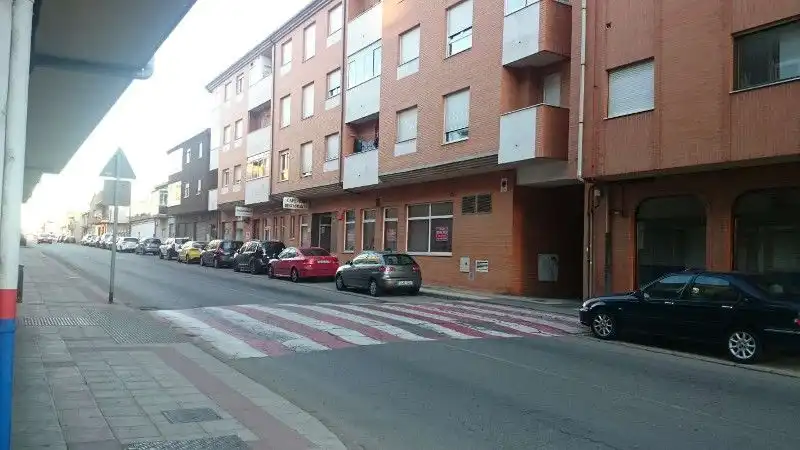 Local comercial en venda a Trobajo del Camino, imagen 2