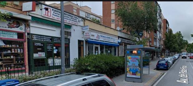 Local comercial en Venta en Avenida del Padre Piquer en Aluche