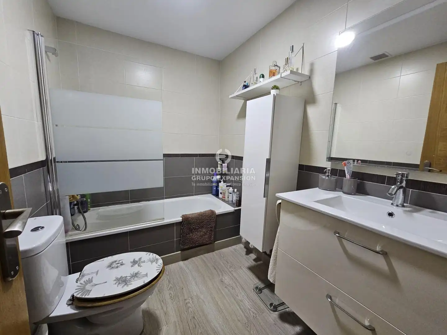 Badezimmer von Wohnung zum Verkauf in Aspe mit Klimaanlage, Heizung und Privatgarten