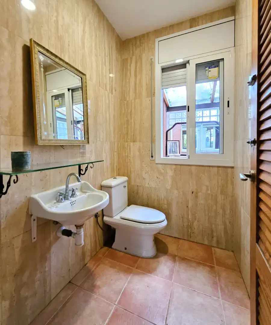 Bathroom of Houses for sale in Sant Cugat del Vallès