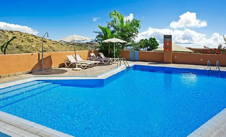 Piscina de Edifici en venda en San Bartolomé de Tirajana amb Piscina comunitària