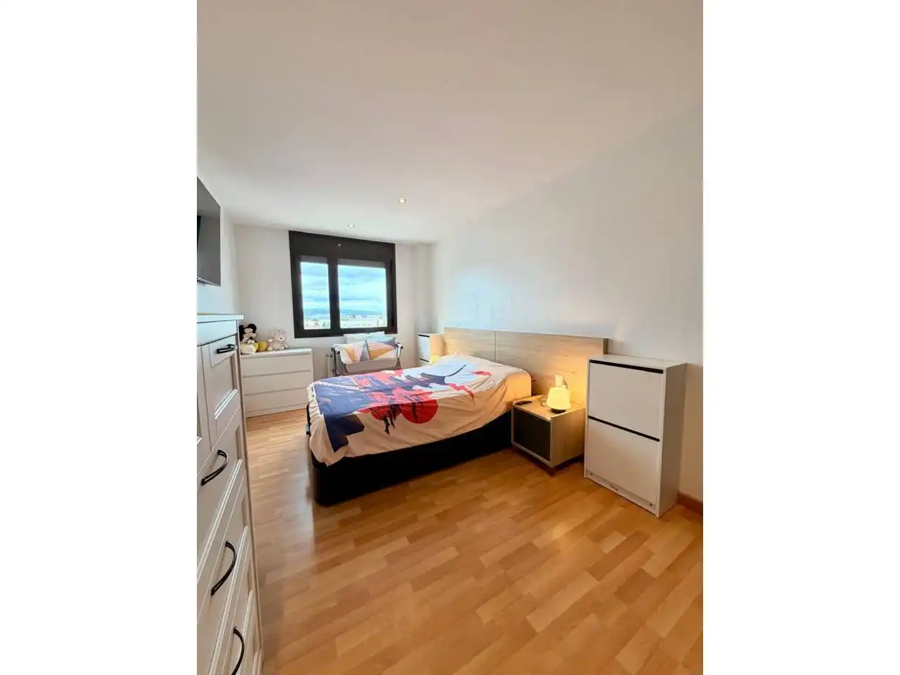 Schlafzimmer von Wohnung zum Verkauf in Cornellà de Llobregat mit Balkon