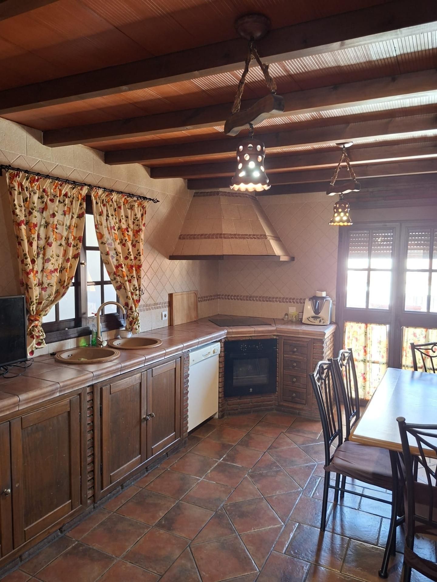 Kitchen of House or chalet for sale in Algeciras  with Air Conditioner, Terrace and Storage room