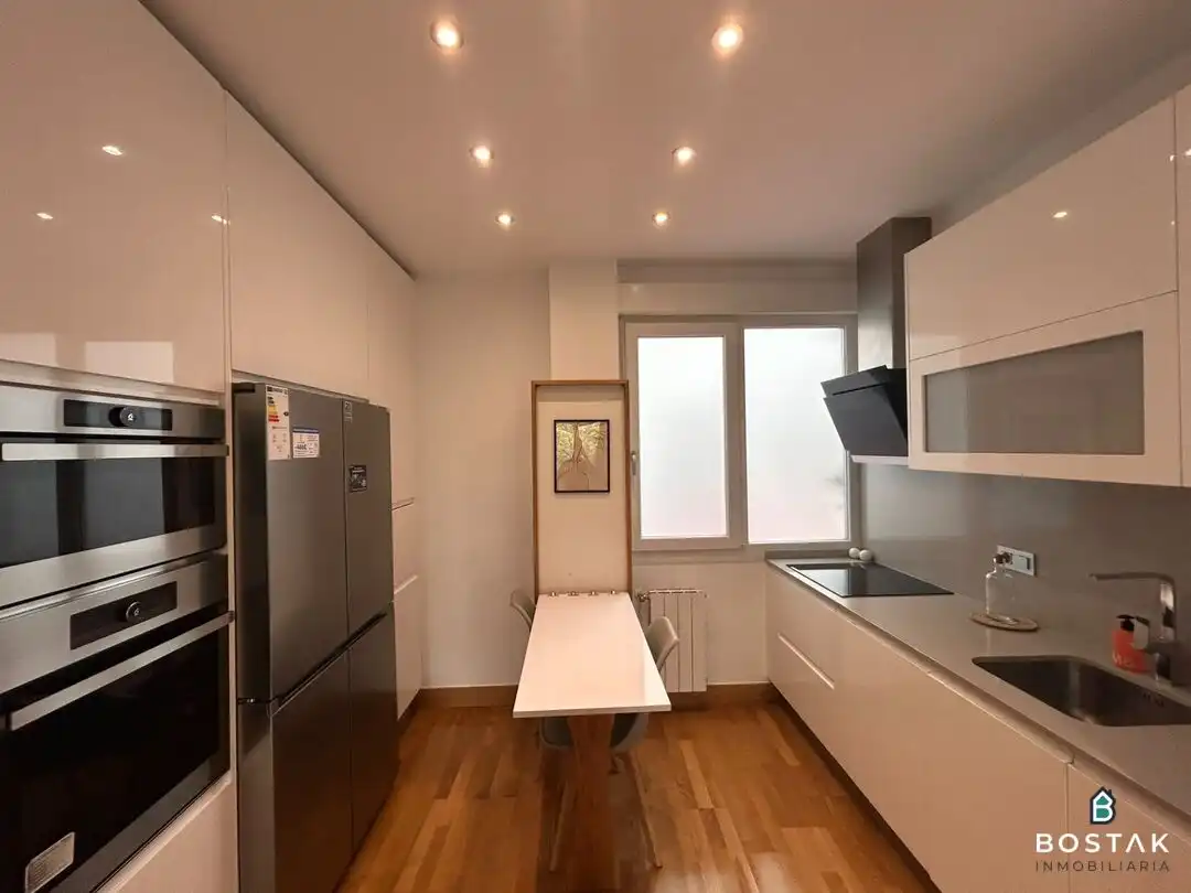 Cocina de Piso de alquiler en Bilbao  con Calefacción, Horno y Lavadora