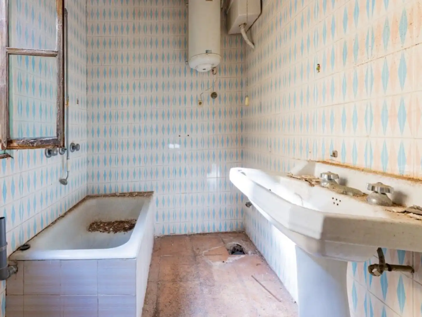 Baño de Finca rústica en venta en Castellón de la Plana / Castelló de la Plana con Terraza y Trastero