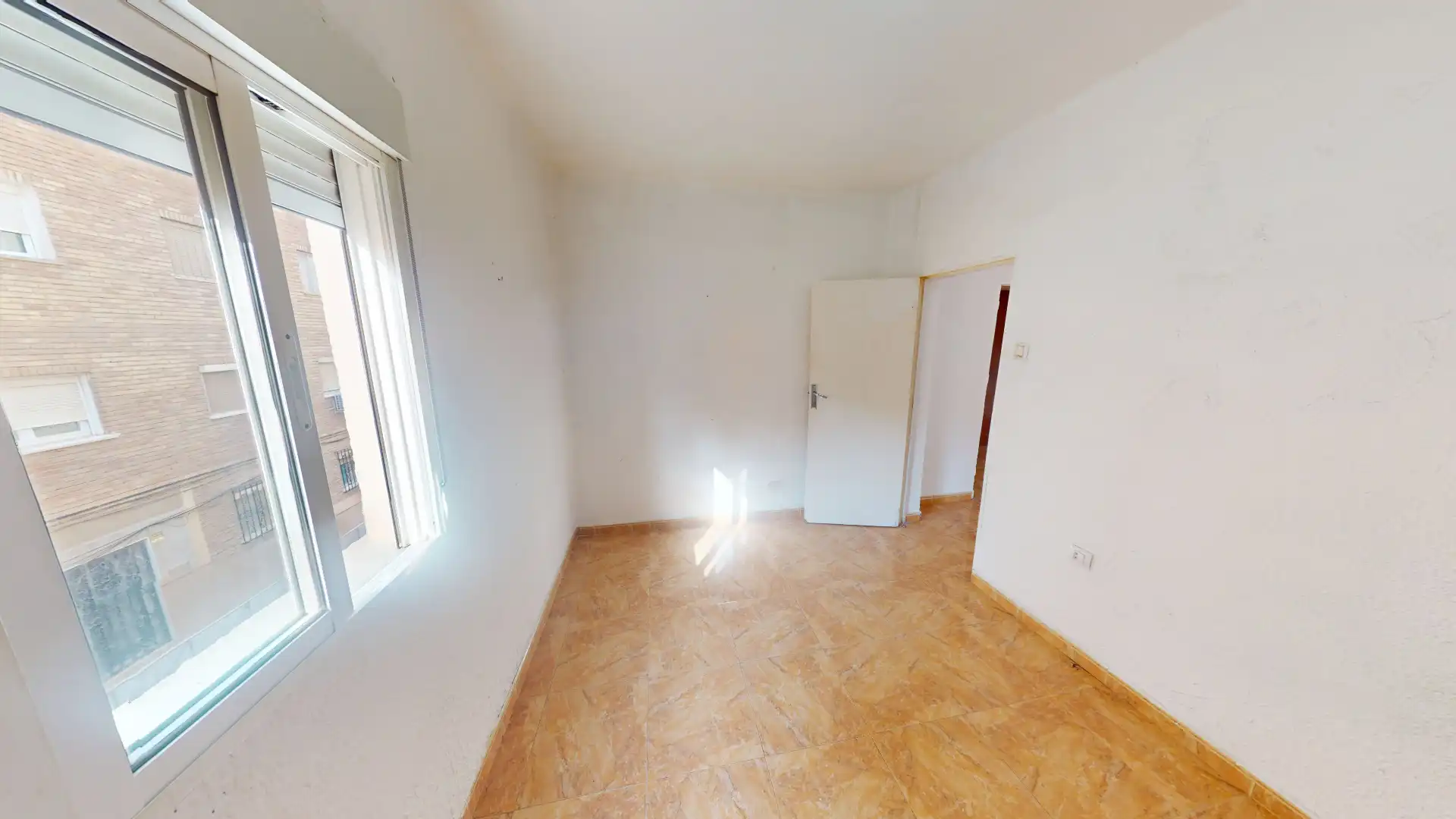 Habitación de Piso en venta en Almería con Amueblado, Balcón y Alarma