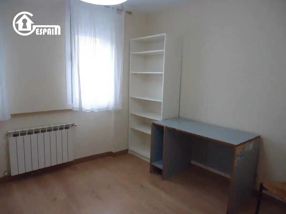 Bedroom of Flat for sale in Madrid  with Air Conditioner, Heating and Storage room