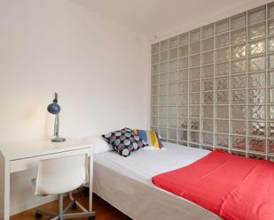 Bedroom of Flat to share in  Barcelona Capital  with Air Conditioner, Heating and Terrace