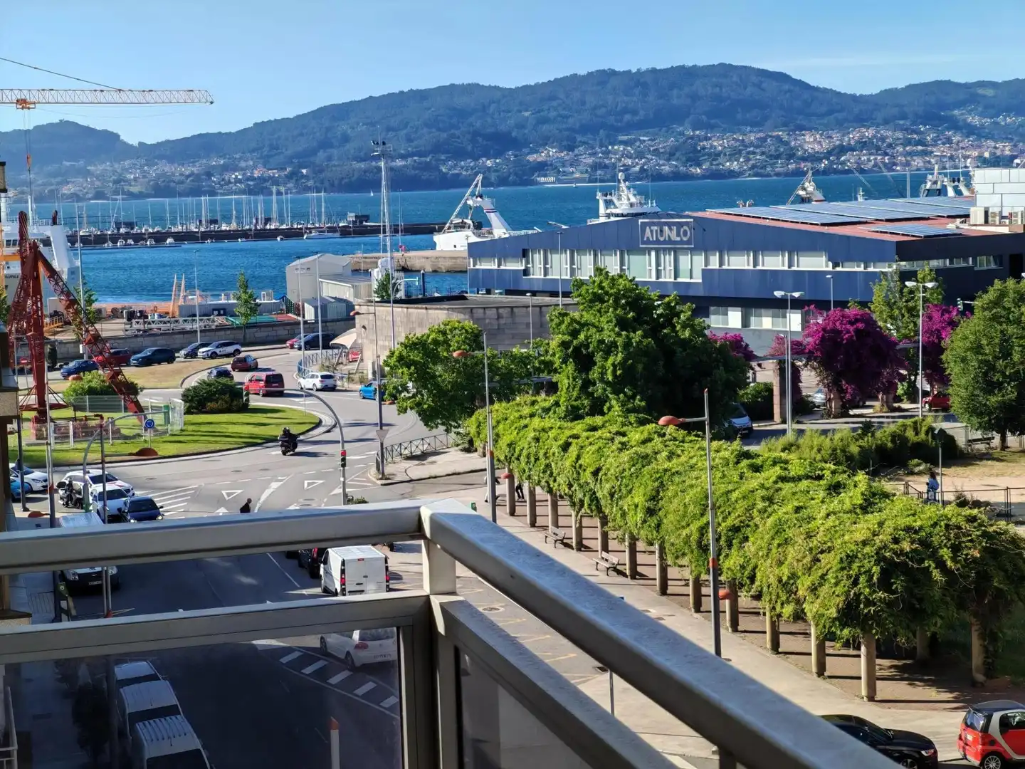 Vista exterior de Piso en venta en Vigo  con Calefacción y Terraza