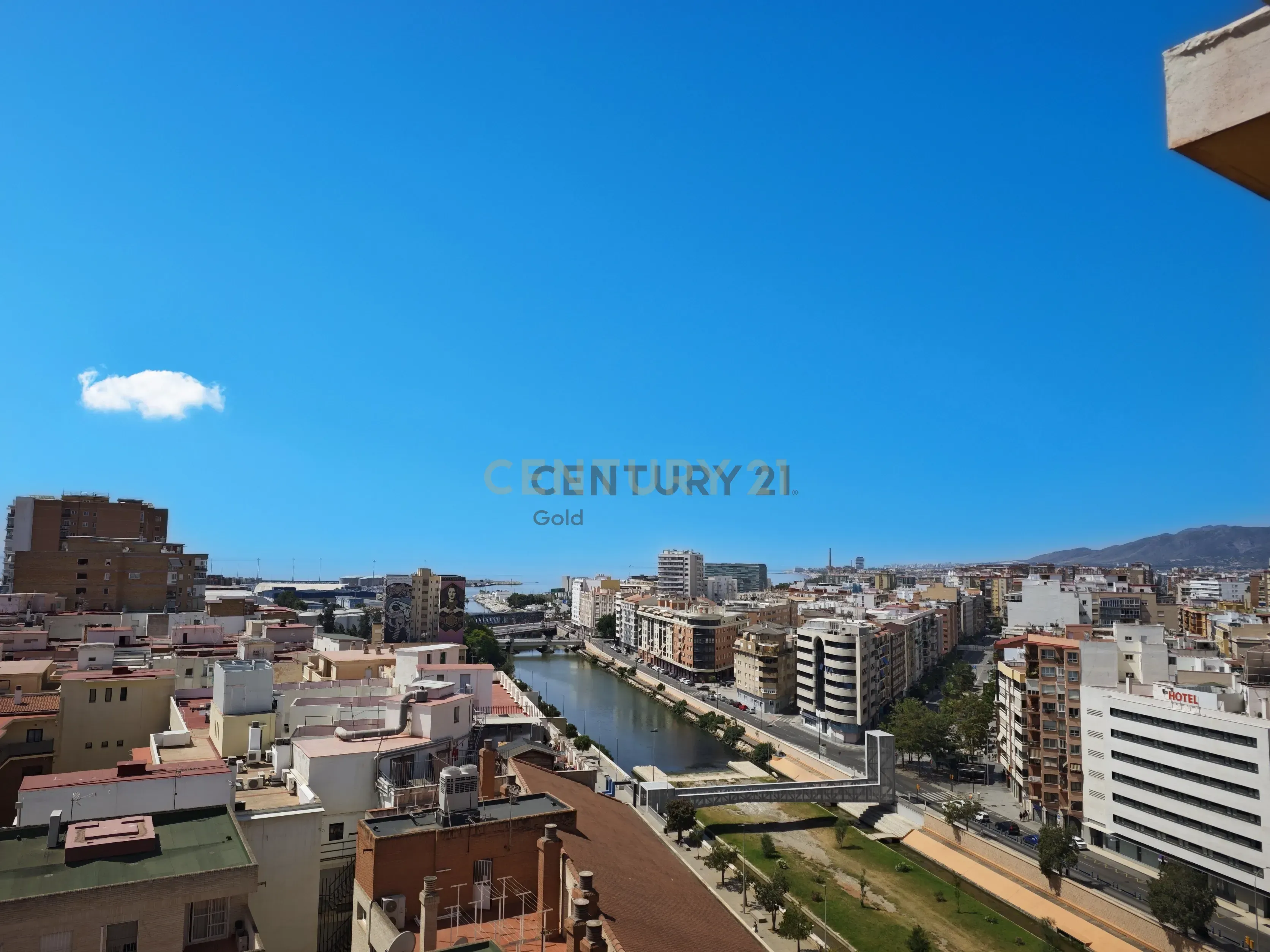 Exterior view of Apartment for sale in Málaga Capital  with Air Conditioner, Oven and Washing machine