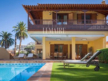 Villa mit Pool zum Verkauf in Playa Jardín