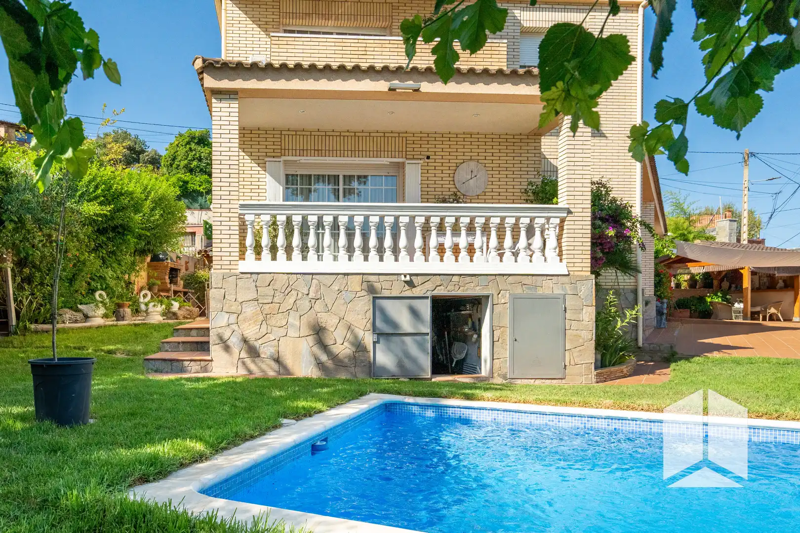 Swimming pool of Houses for sale in Sant Vicenç Dels Horts  with Storage room and Swimming Pool
