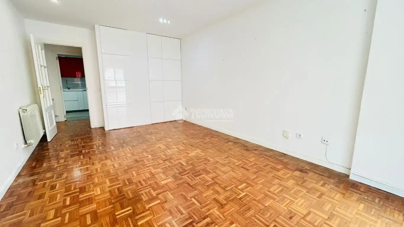 Bedroom of Flat for sale in Madrid  with Air Conditioner, Heating and Terrace