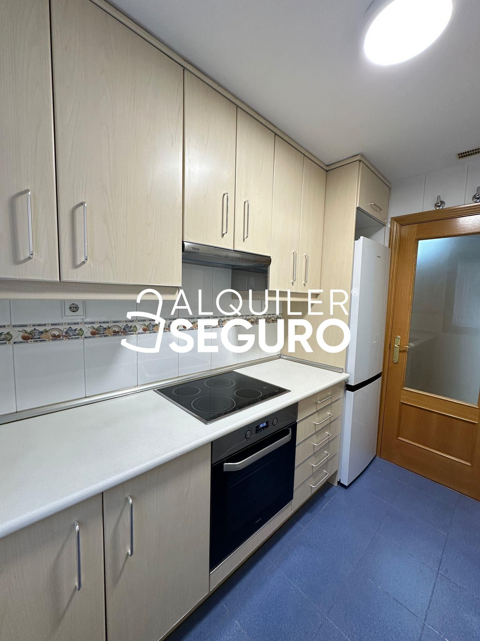 Kitchen of Flat to rent in  Madrid Capital  with Heating and Storage room
