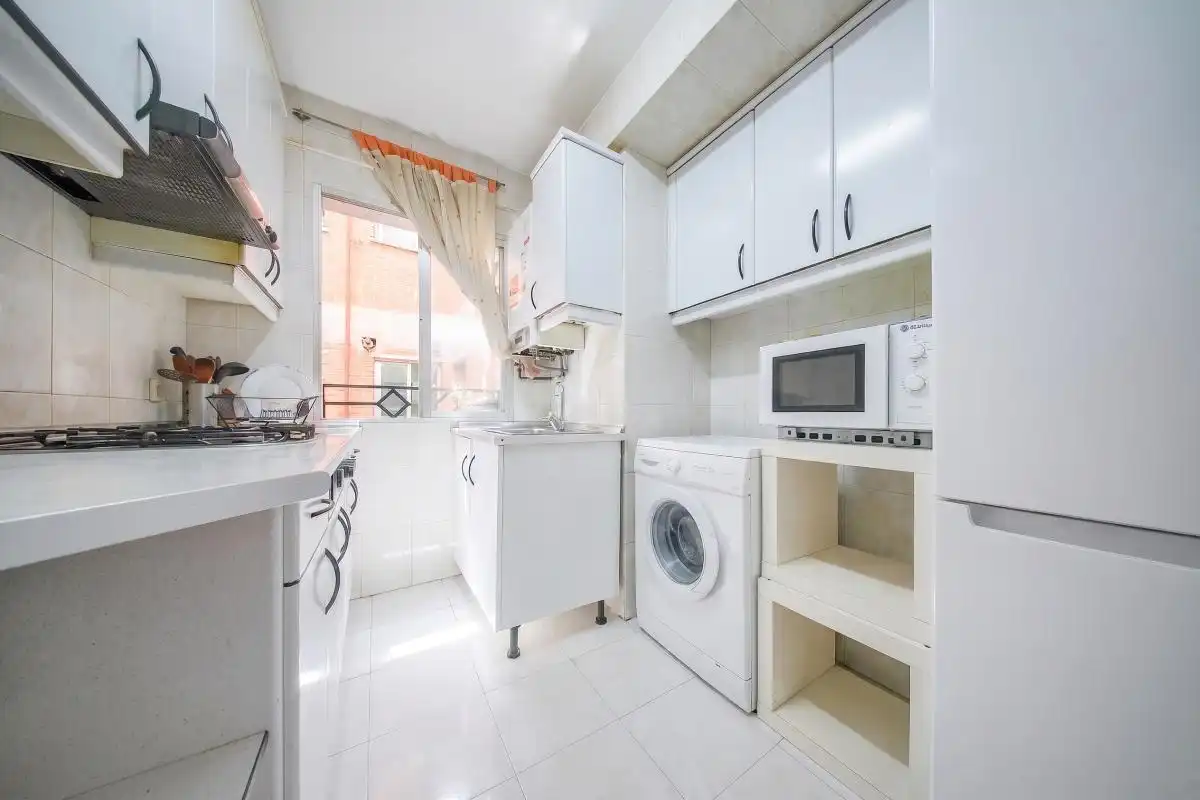 Cocina de Piso en venta en Madrid con Calefacción, Terraza y Amueblado