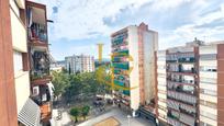 Vista exterior de Pis en venda en Rubí amb Calefacció, Forn i Balcó