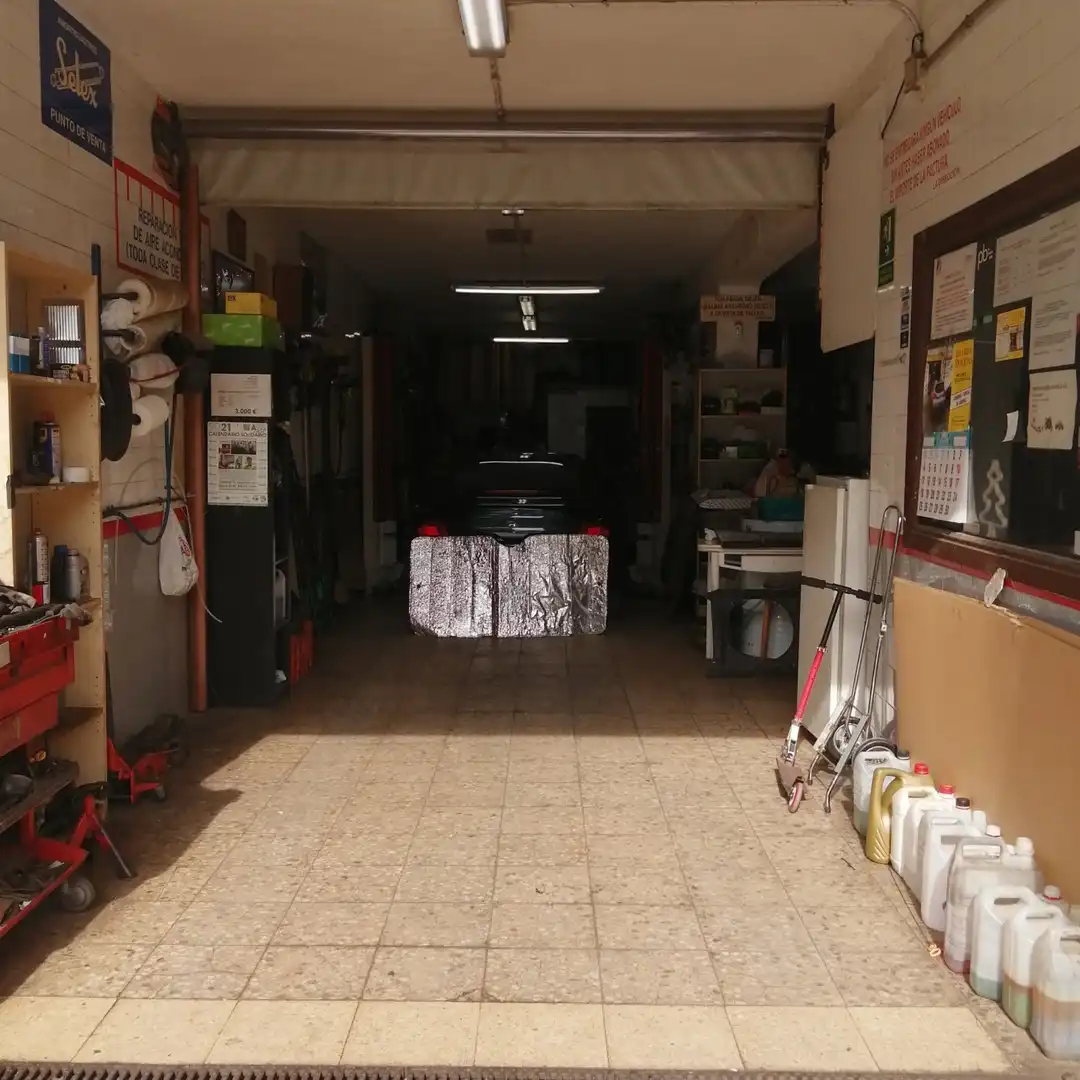 Commercial properties for sale in Móstoles  with Air Conditioner and Furnished