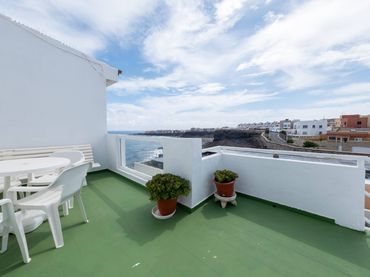Casa bifamiliare con balcone in vendita a Calle Calle Gardenia 40