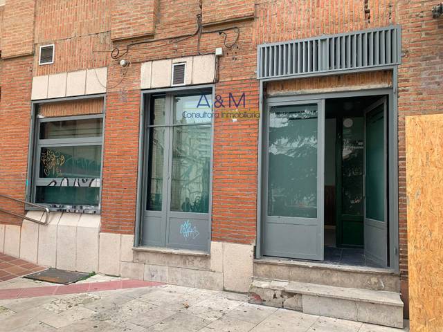 Local comercial en Alquiler en calle Arzobispo Gandasegui en Centro