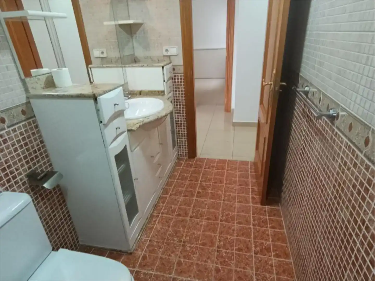 Badezimmer von Wohnung zur Miete in Torrent mit Klimaanlage, Schwimmbad und Balkon