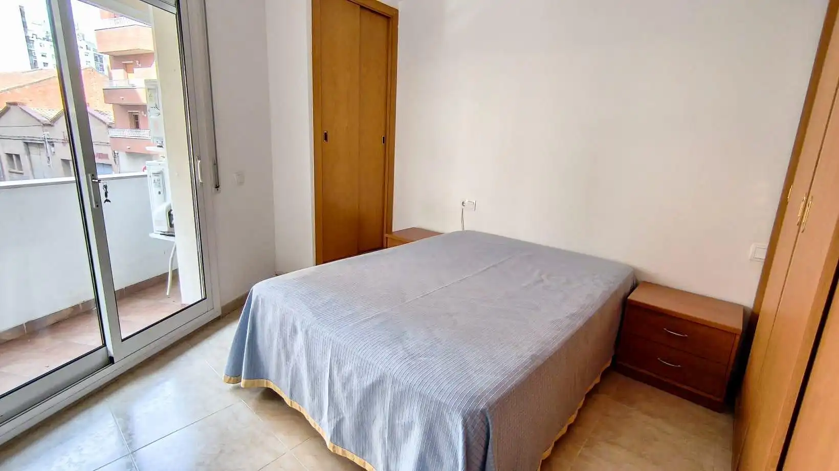 Dormitori de Pis en venda en Reus amb Aire condicionat, Calefacció i Terrassa