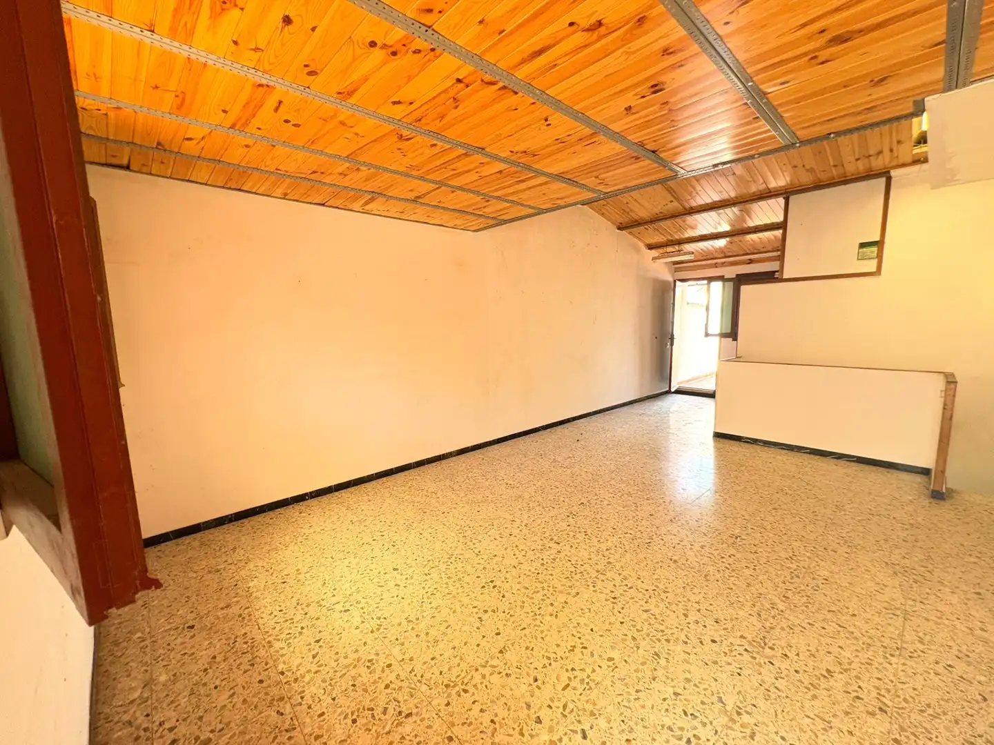 Einfamilien-Reihenhaus zum Verkauf in Terrassa mit Klimaanlage, Heizung und Terrasse