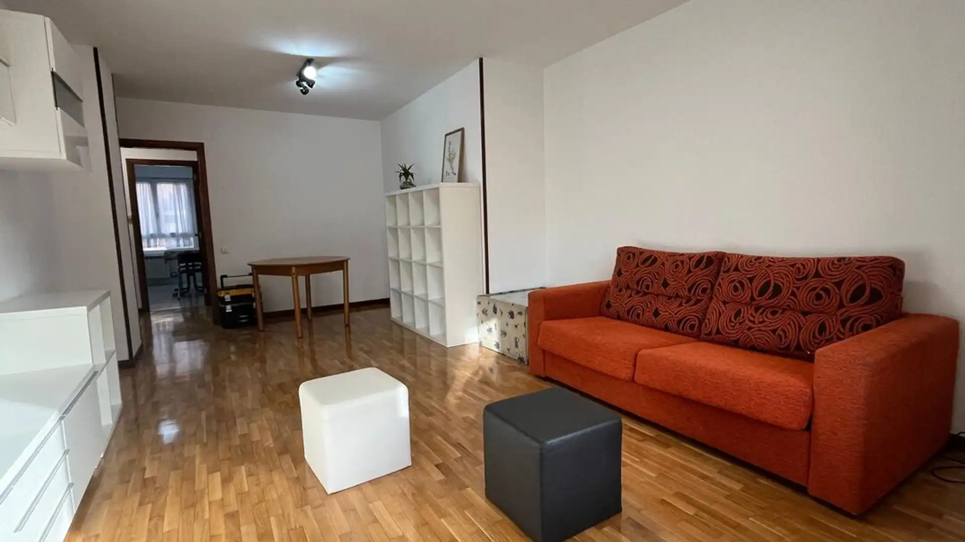 Sala de estar de Piso de alquiler en  Pamplona / Iruña con Calefacción, Terraza y Lavadora