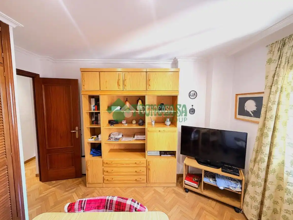 Bedroom of Flat for sale in Cuenca  with Air Conditioner, Heating and Terrace