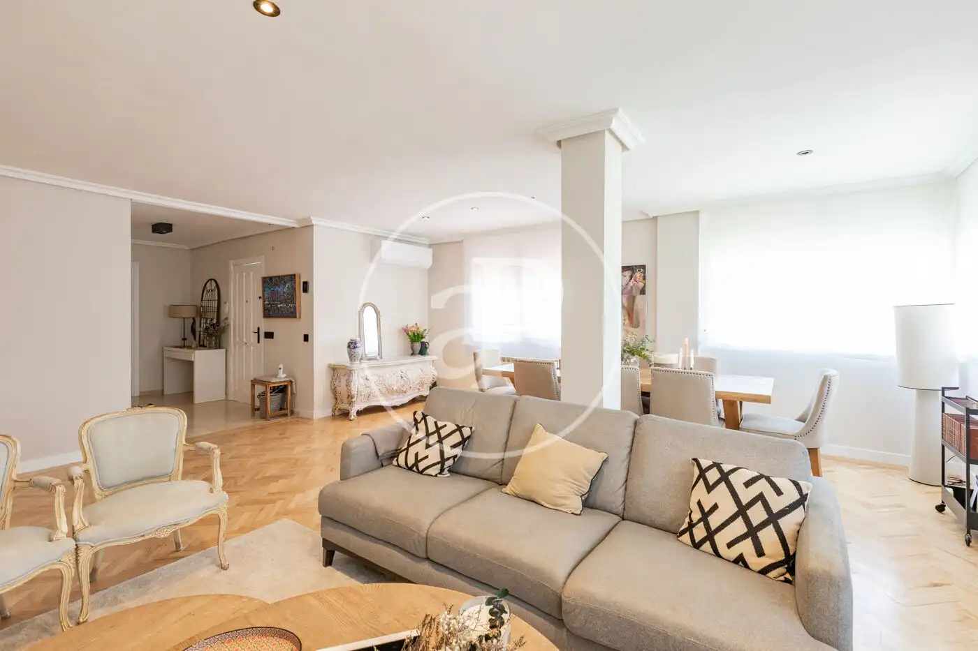 Sala de estar de Casa adosada de alquiler en Las Rozas de Madrid con Aire acondicionado, Calefacción y Jardín privado