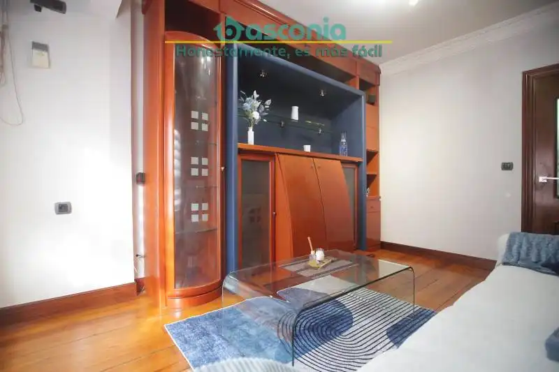 Living room of Flat for sale in Basauri   with Heating and Furnished