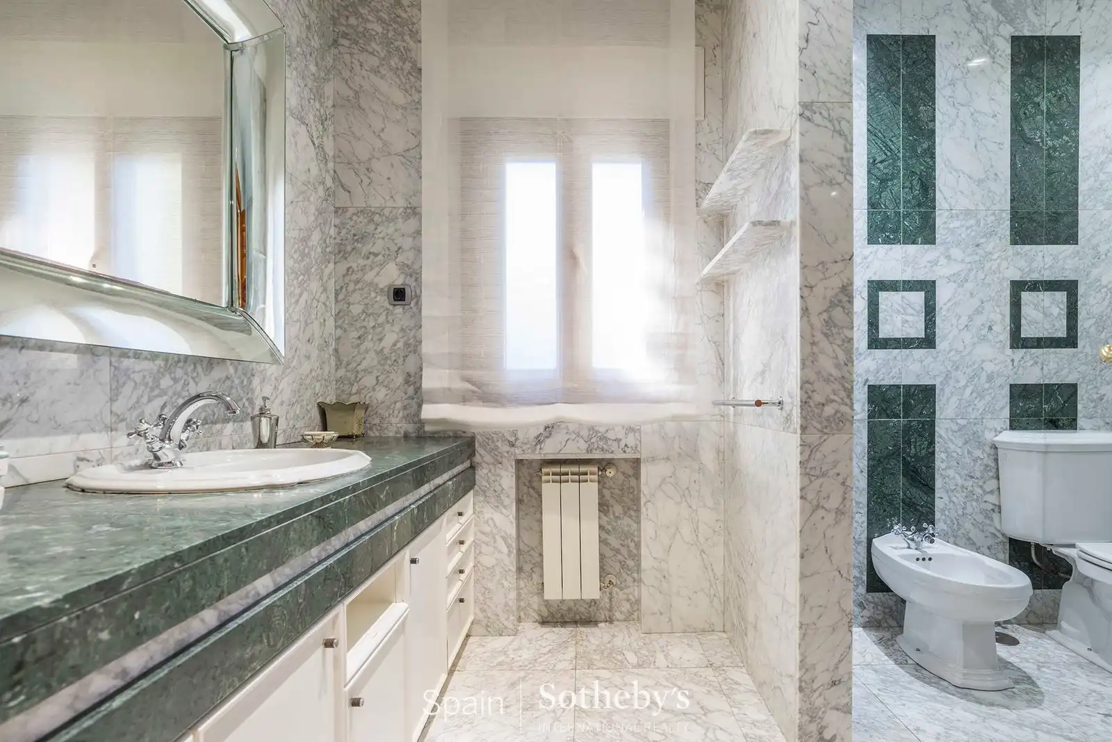 Baño de Casa o chalet en venta en Madrid con Calefacción, Jardín privado y Piscina