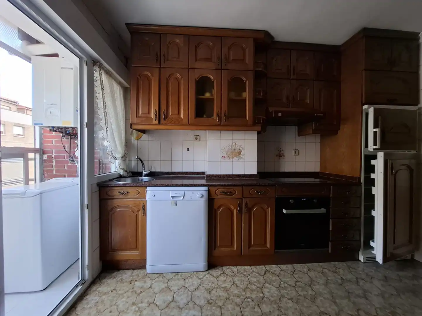 Cuina de Pis de lloguer en Gijón  amb Calefacció, Parquet i Terrassa
